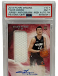 2019 Panini Origins Tyler Herro Trikot-Autogramm - Rot /99 Rookie-Karte #177 PSA 7 NAHE NEUWERTIG & AUTO 10