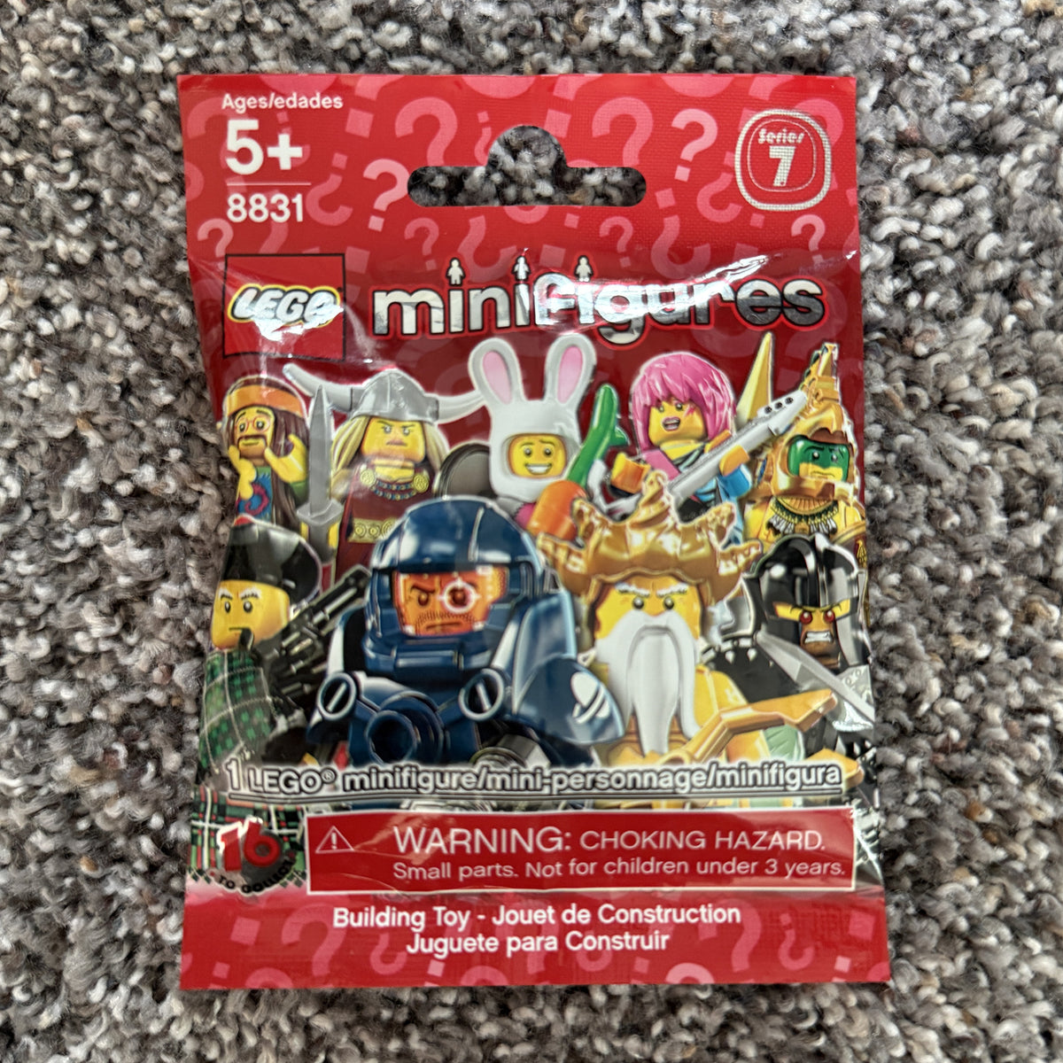 LEGO Minifigures Series 7 8831 Blind Bag — Sealed — photo 1