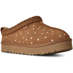 UGG Tazz Shiny Dots Slipper Chestnut (Big Kids) — angled view - Image 2